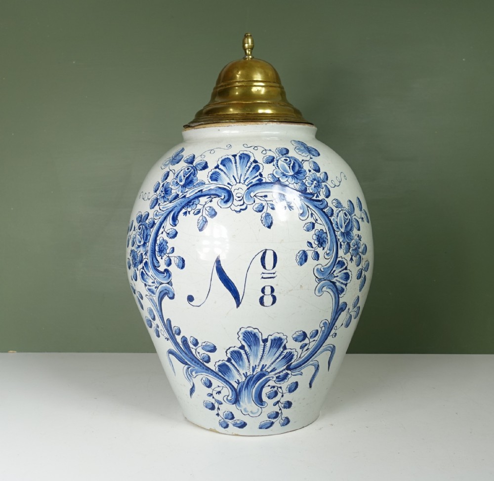 18TH C DELFT JAR & COVER
