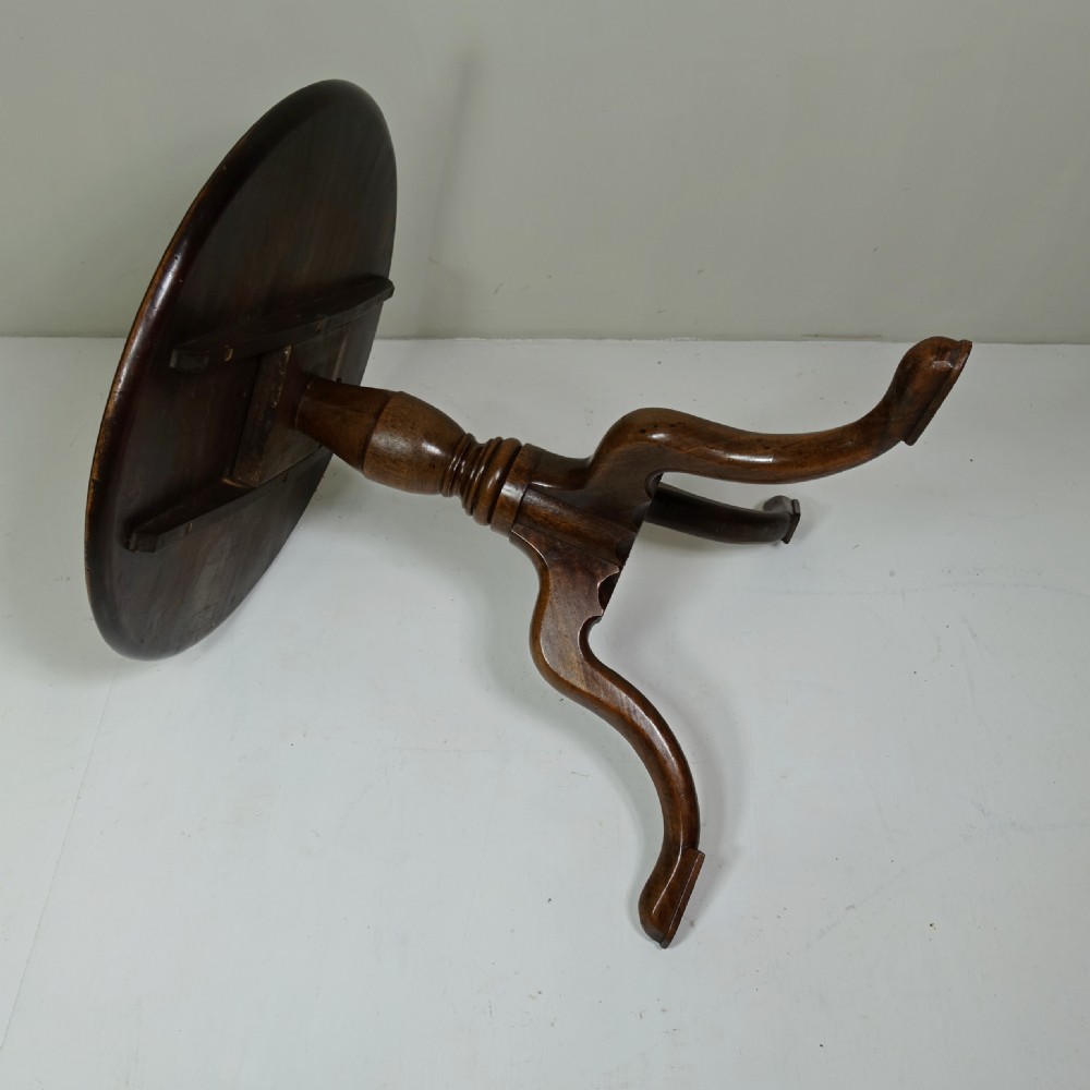 18TH C MAHOGANY TABLE View V