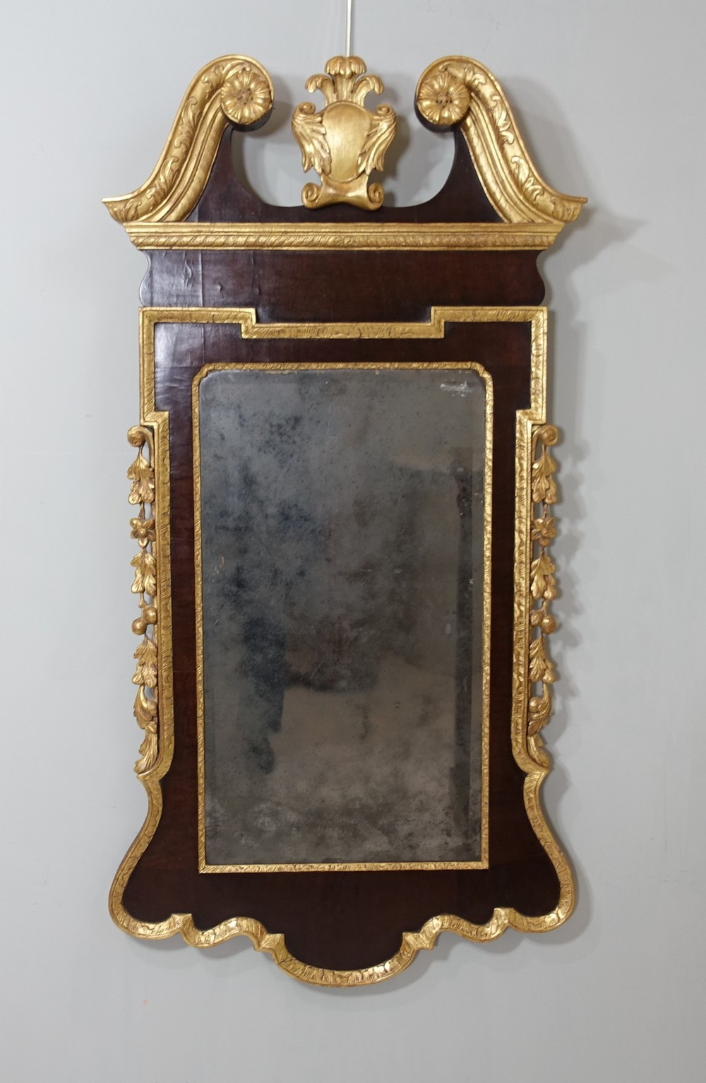 18TH C GILTWOOD MIRROR