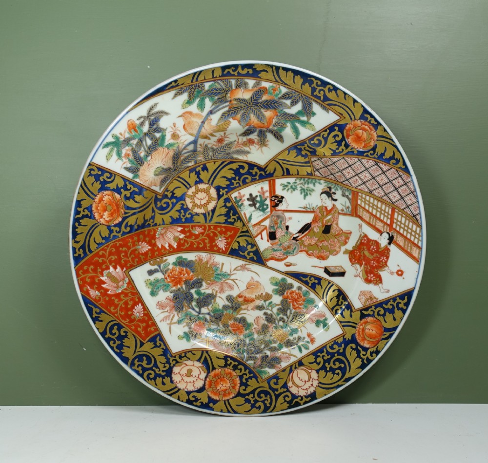 VIBRANT 19TH C IMARI CHARGER