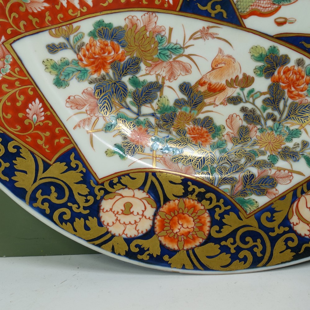 VIBRANT 19TH C IMARI CHARGER View III