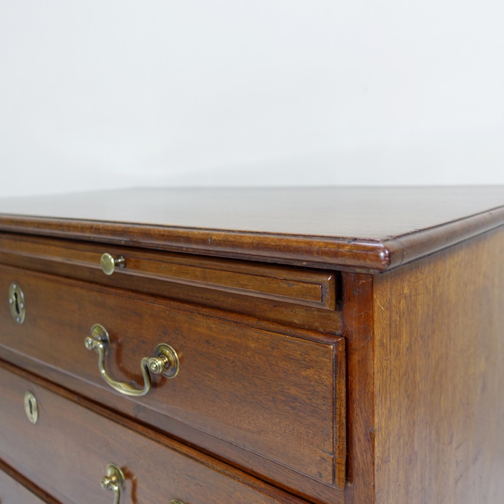 WELL PROPORTIONED 18TH C MAHOGANY CHEST OF DRAWERS View V