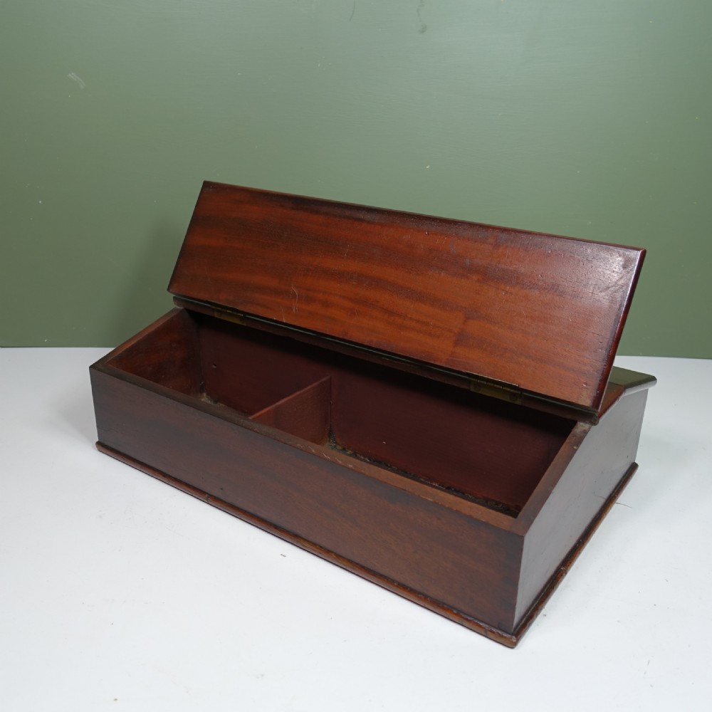 19TH C MAHOGANY CUTLERY BOX View III