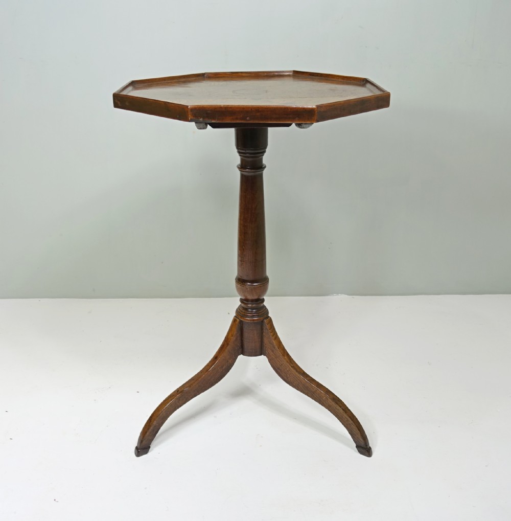 18TH C OAK TRIPOD TABLE