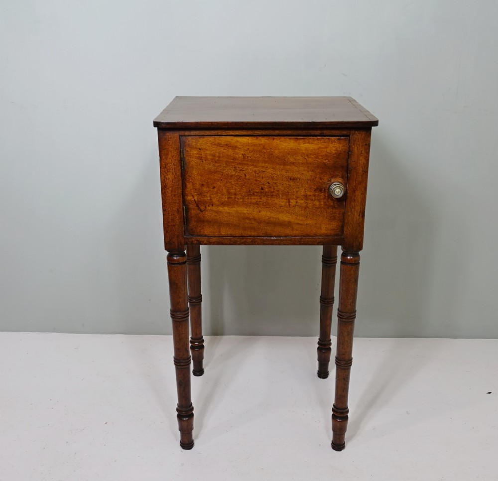 EARLY 19TH C POT CUPBOARD