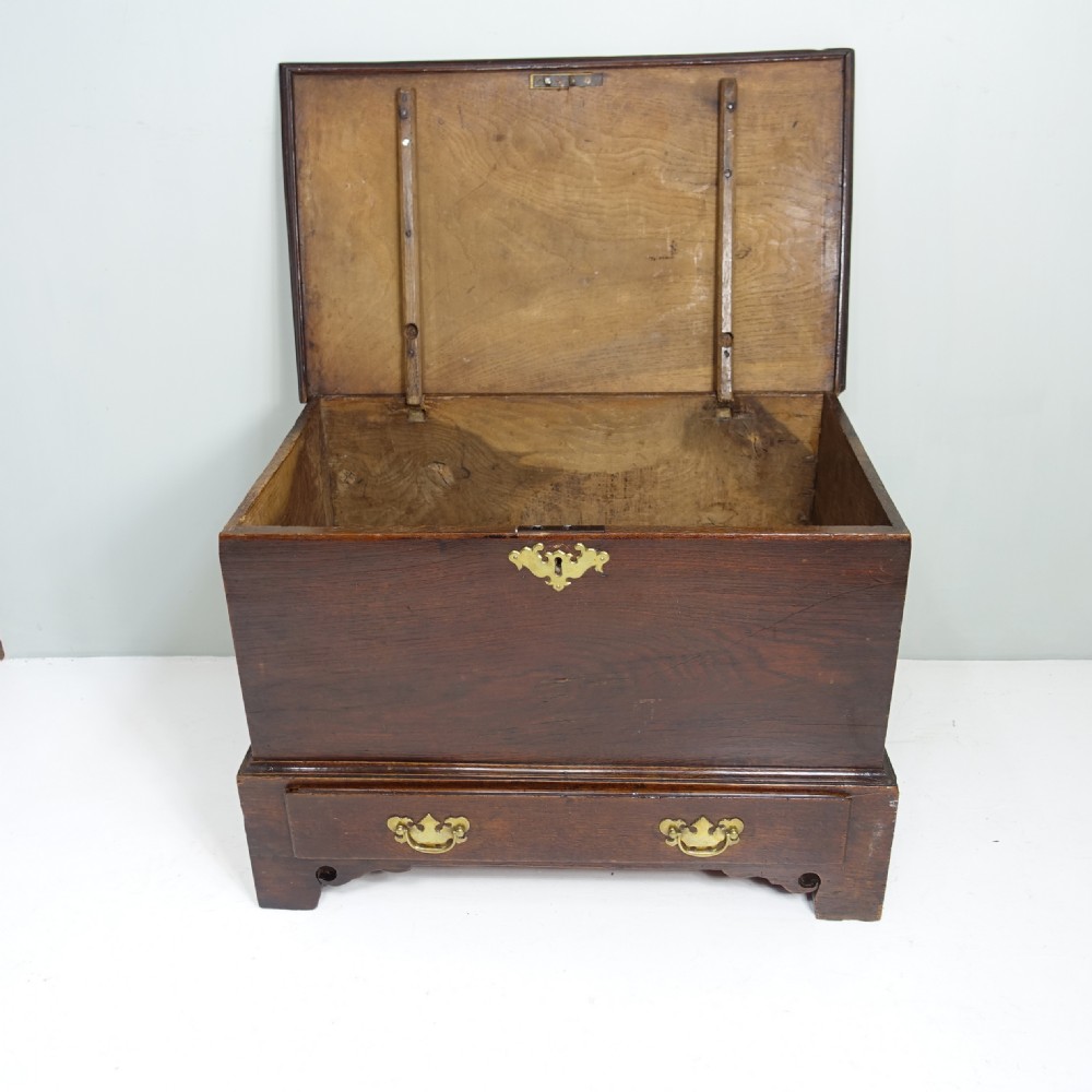 18TH C OAK CHEST COFFER BACHE View V