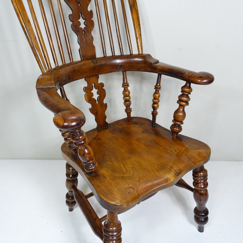 EARLY 19TH C YEW WINDSOR CHAIR View III
