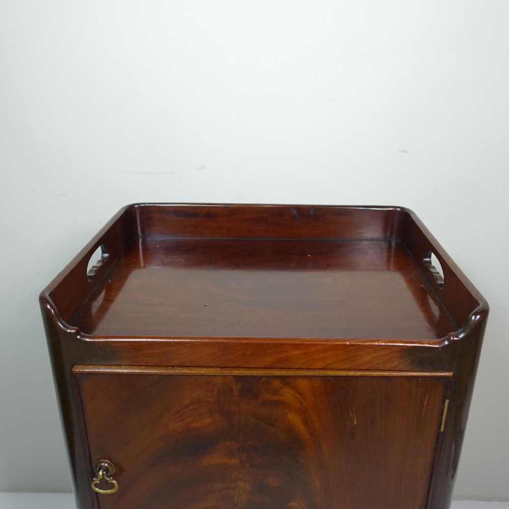 19TH C MAHOGANY POT CUPBOARD View V