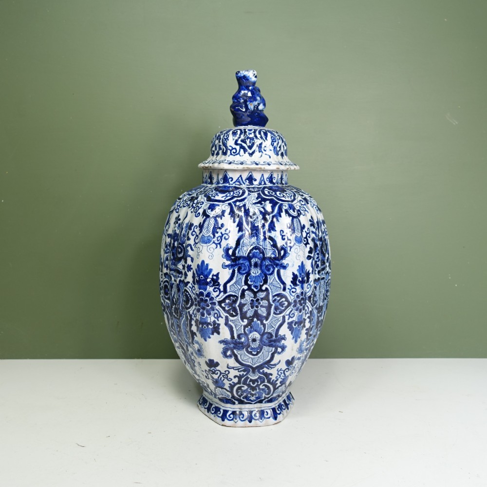 18TH C DELFT VASE & COVER View II