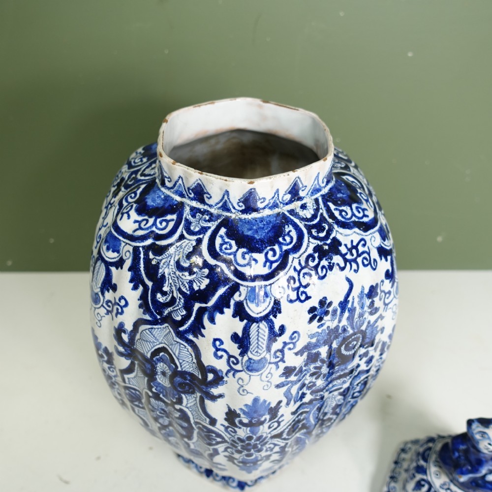 18TH C DELFT VASE & COVER View IV