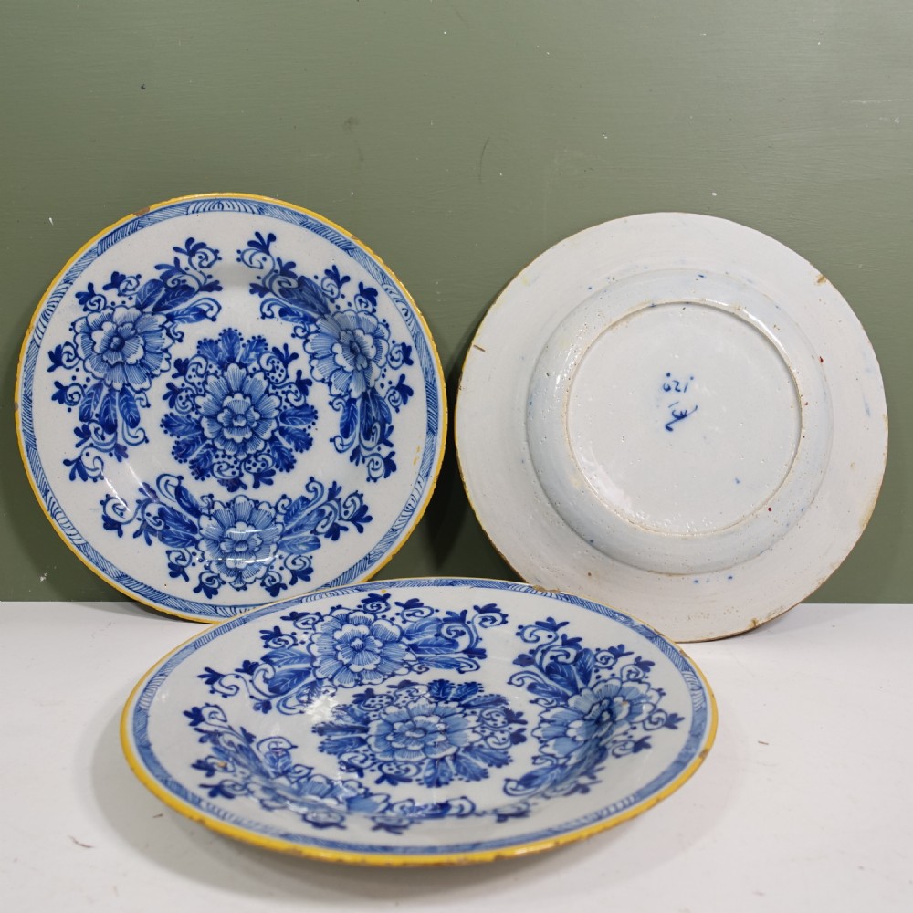 SET OF THREE 18TH C DELFT PLATES View II