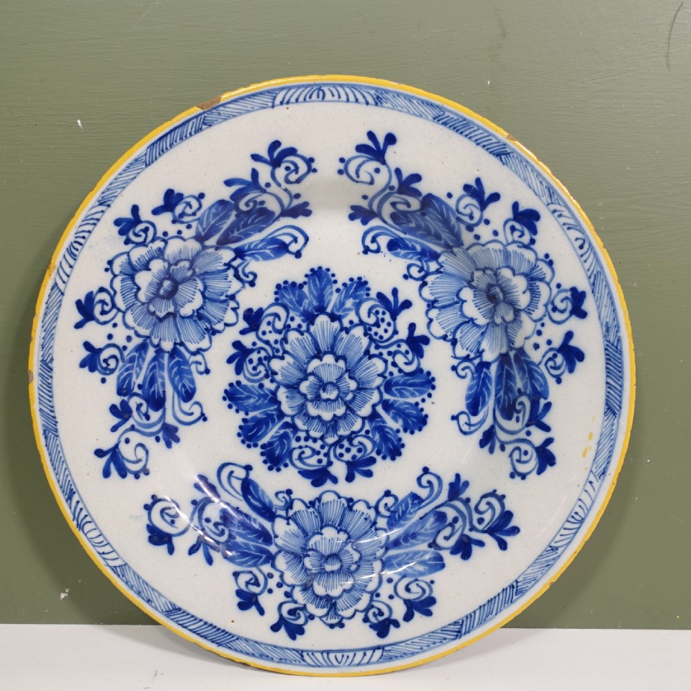 SET OF THREE 18TH C DELFT PLATES View IV