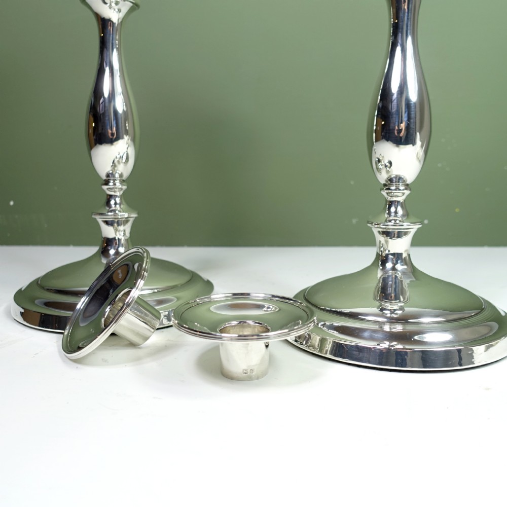 PAIR OF SILVER CANDLESTICKS, BIRMINGHAM 1920 View III