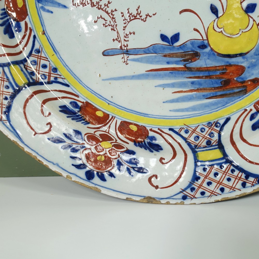 EARLY 18TH C DELFT POLYCHROME CHARGER View II