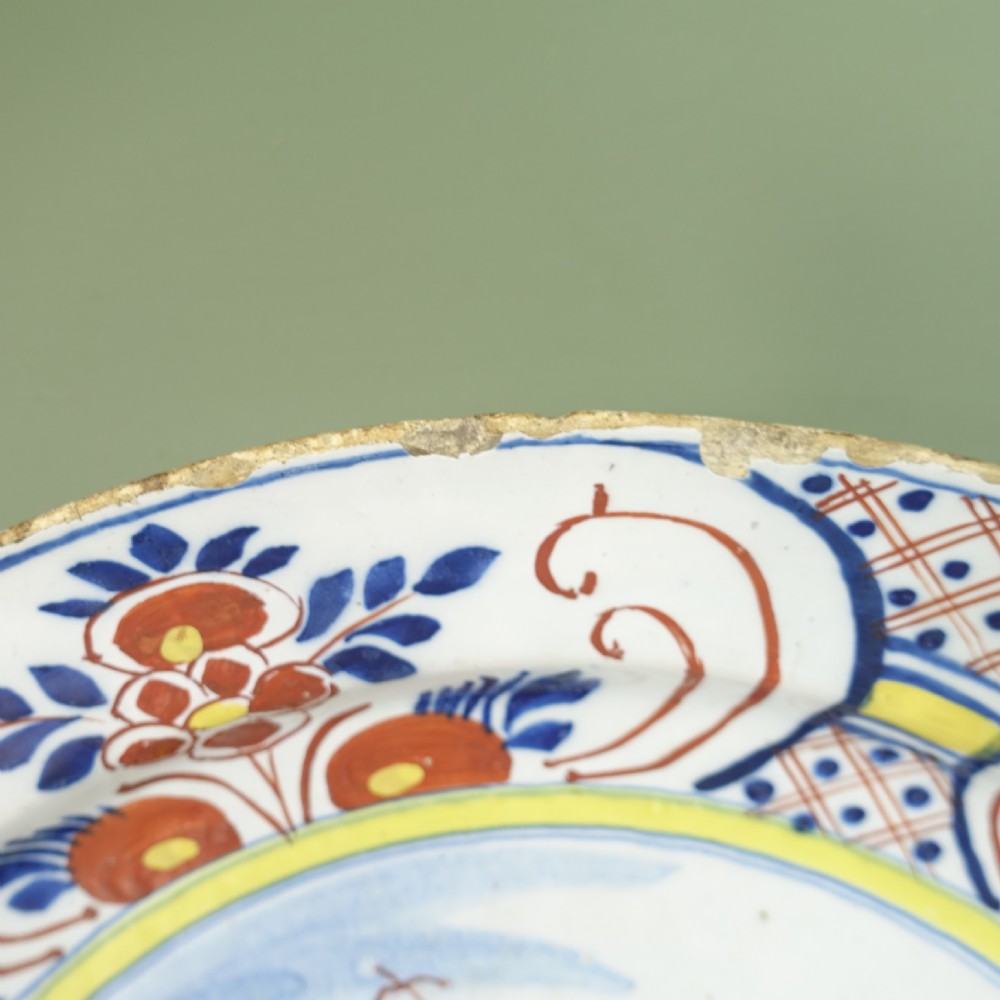 EARLY 18TH C DELFT POLYCHROME CHARGER View III
