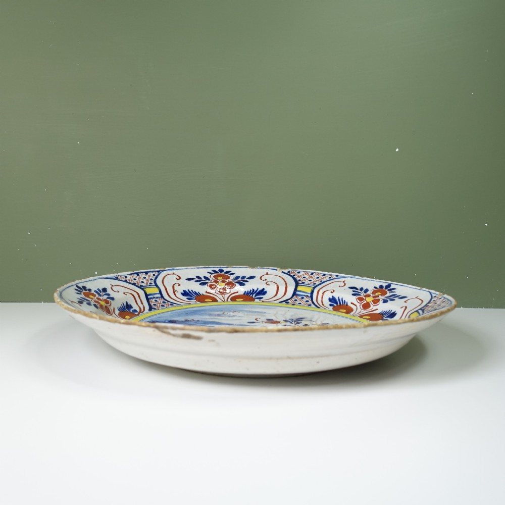 EARLY 18TH C DELFT POLYCHROME CHARGER View IV