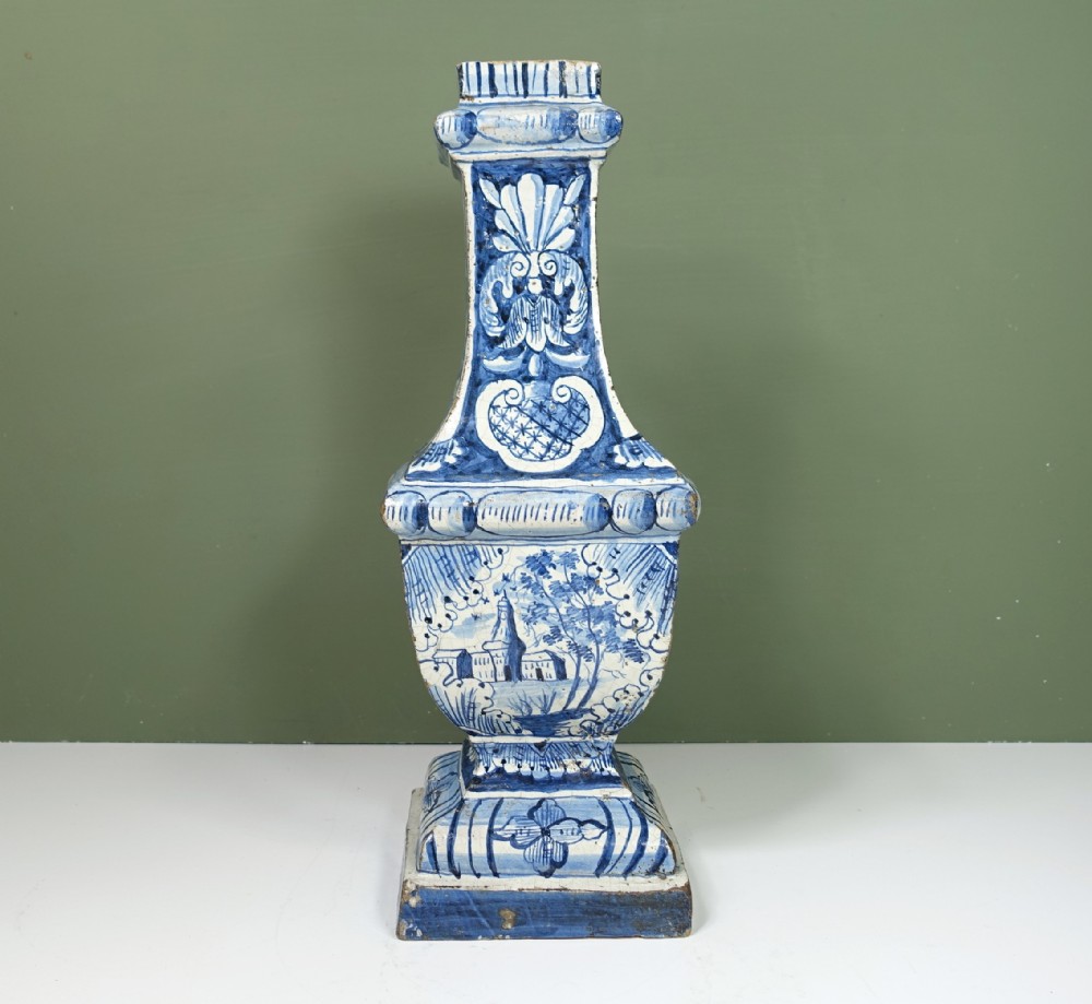 EARLY 18TH C DELFT BALUSTER