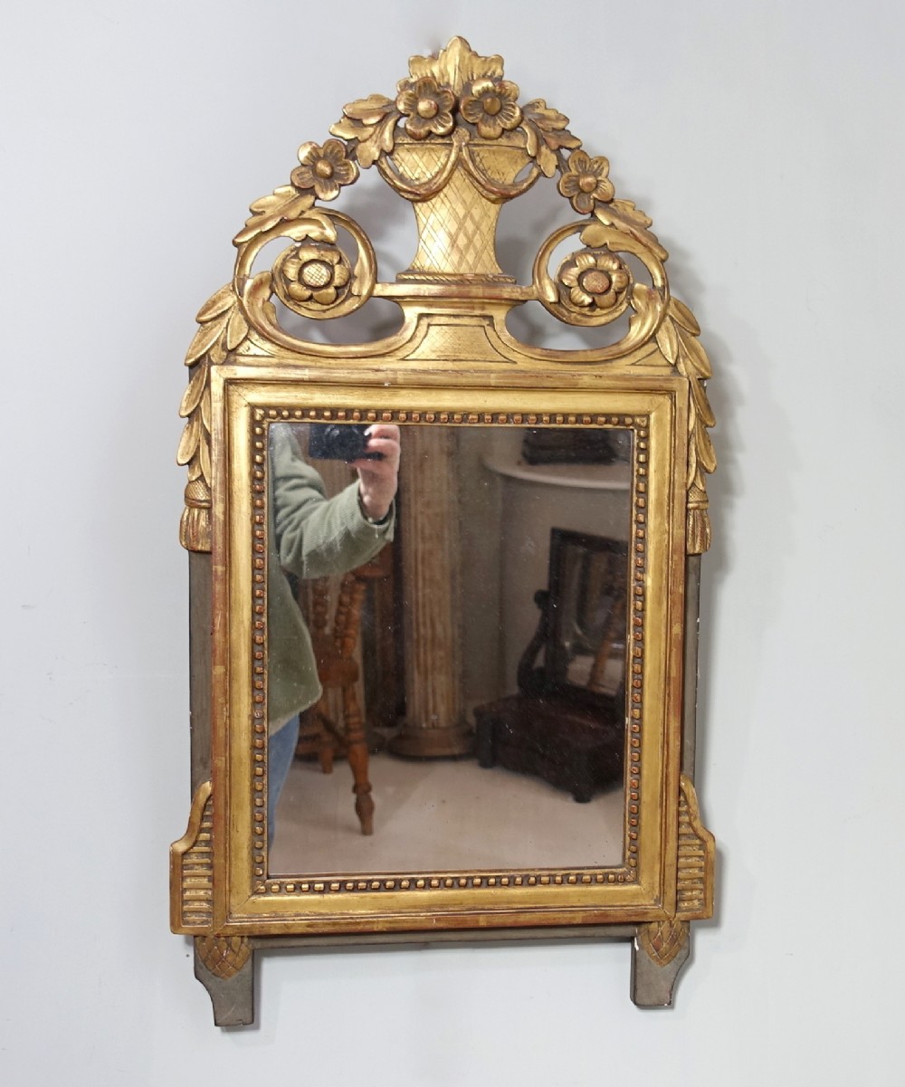 EARLY 19TH C CARVED GILTWOOD MIRROR