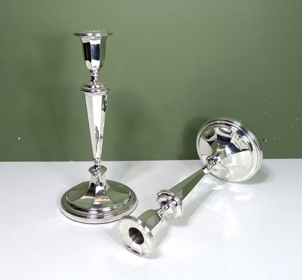 PAIR OF SILVER CANDLESTICKS, SHEFFIELD 1911