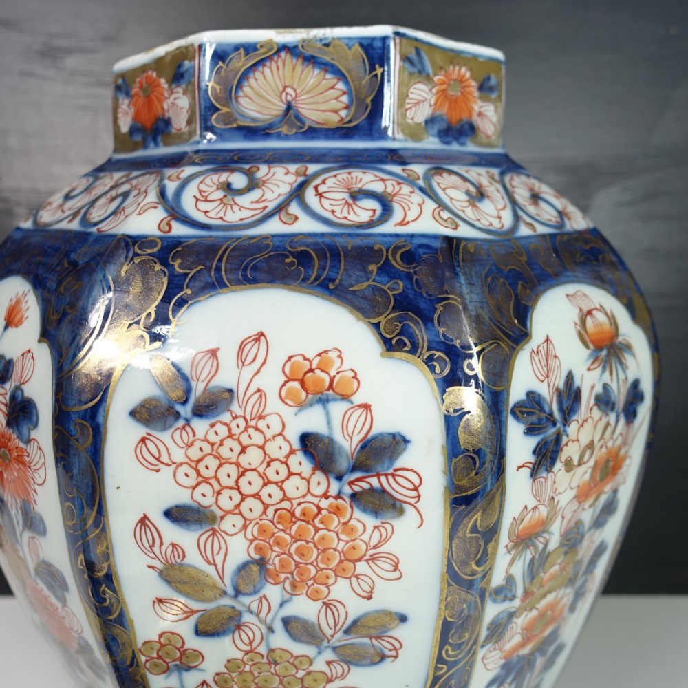 LARGE 19TH C IMARI VASE & COVER View III