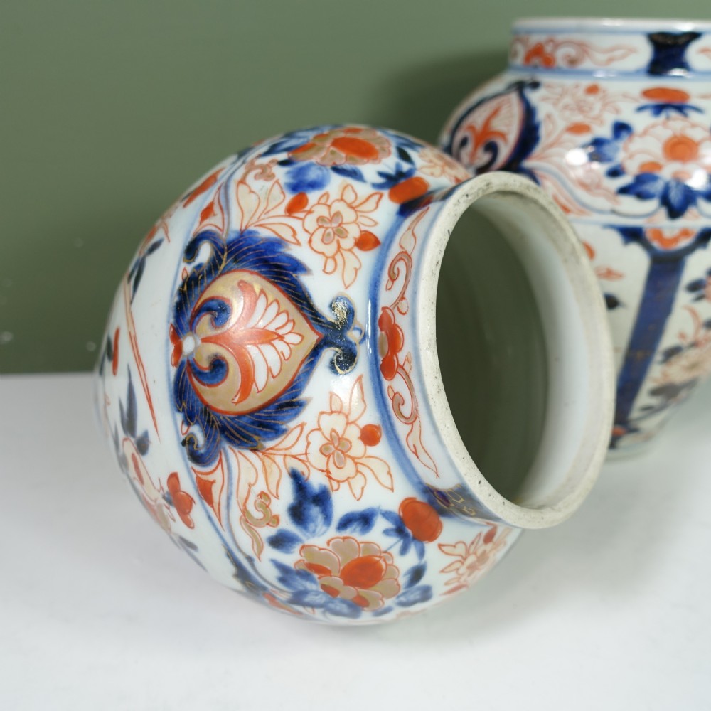 PAIR OF EARLY 19TH C IMARI VASES View VI
