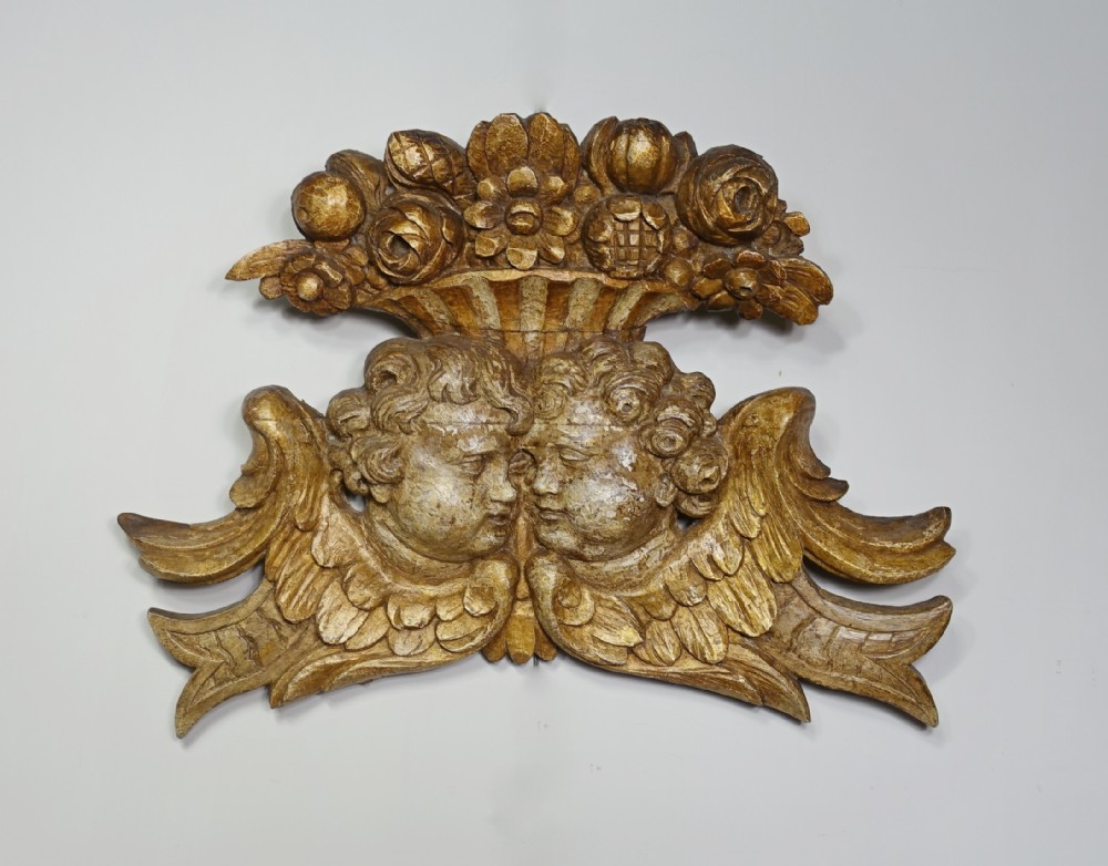EARLY 18TH C CARVED OAK PANEL OF CHERUBS