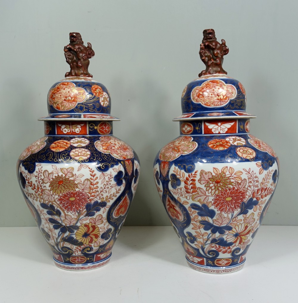 LARGE PAIR OF 19TH C IMARI VASES & COVERS