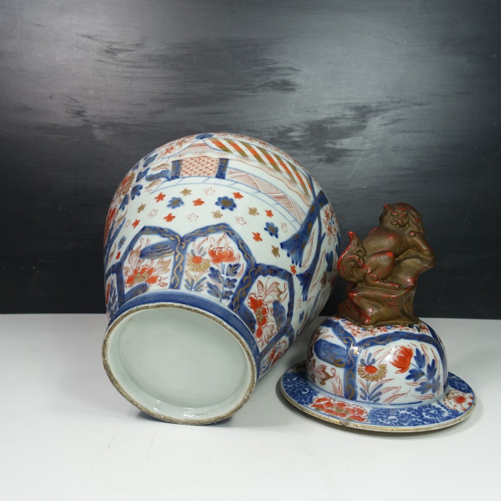19TH C IMARI VASE & COVER View V