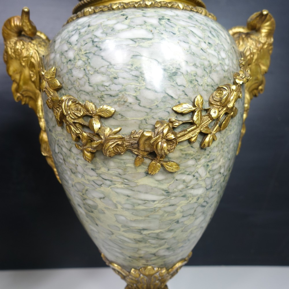 LARGE PAIR OF 19TH C CAPITOLINE MARBLE VASES View IV