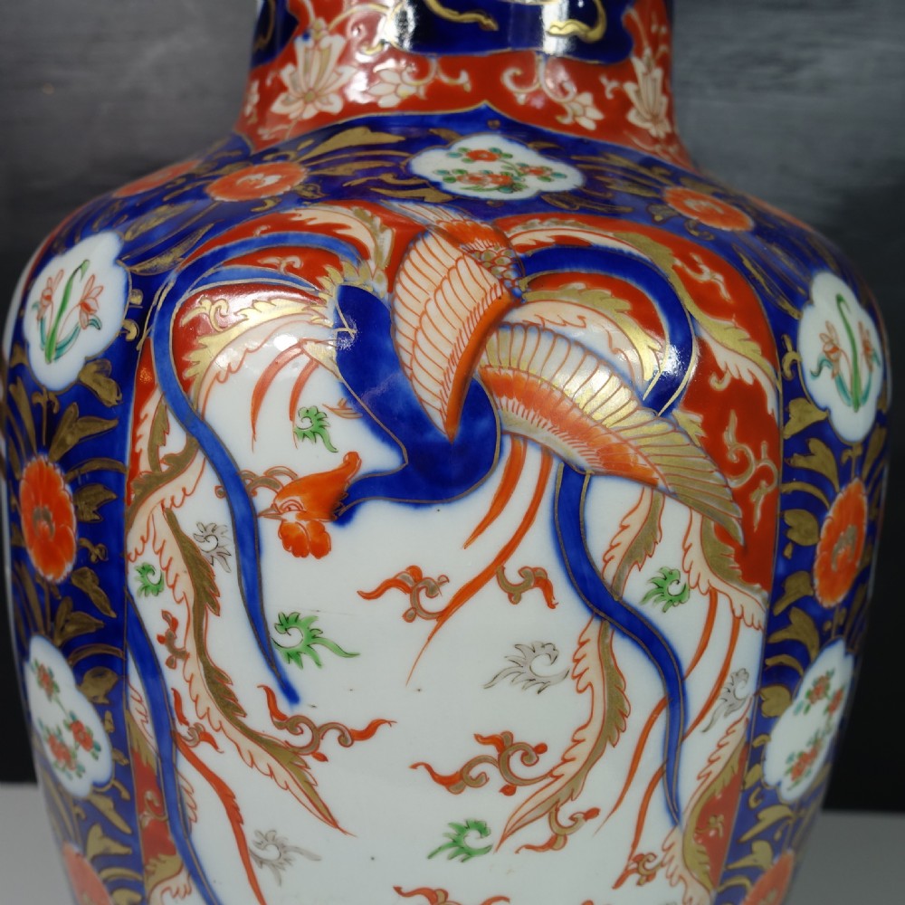 LARGE 19TH C IMARI VASE View VI