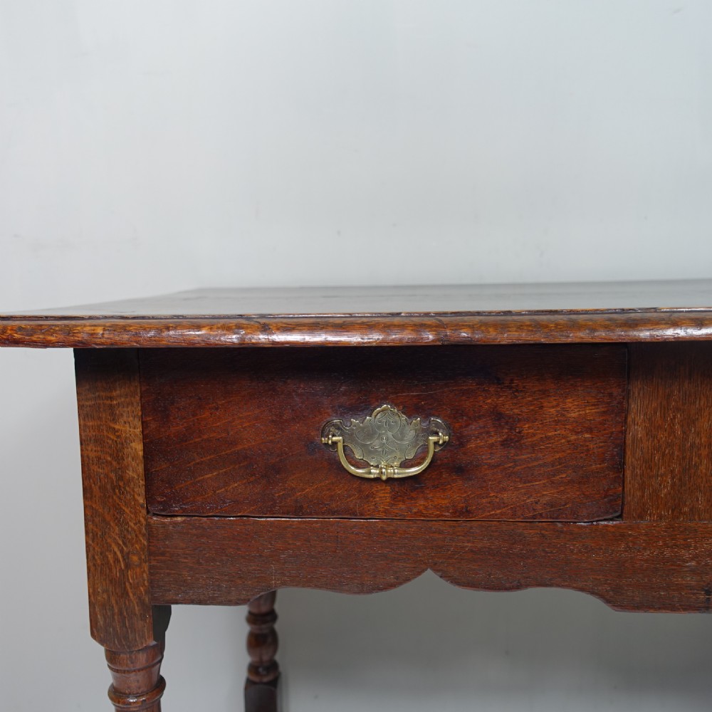 EARLY 18TH C OAK SIDE TABLE View II