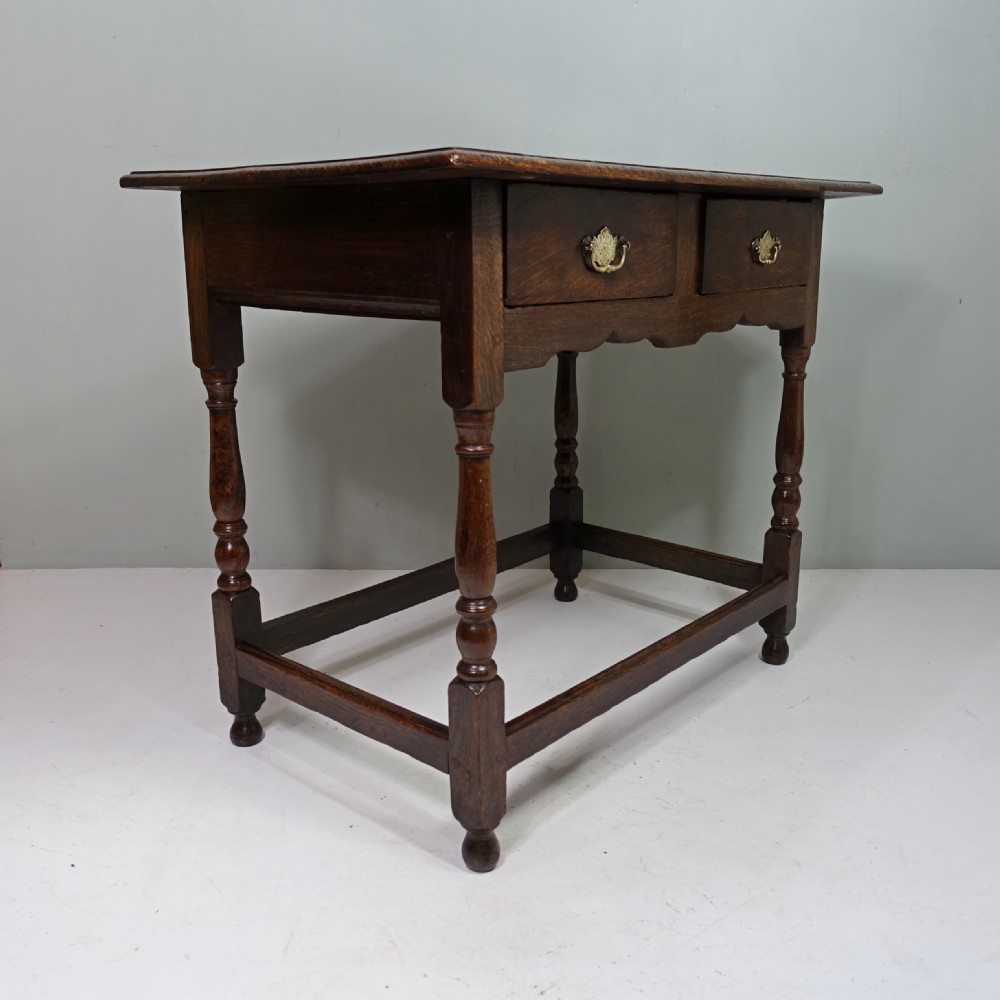 EARLY 18TH C OAK SIDE TABLE View III