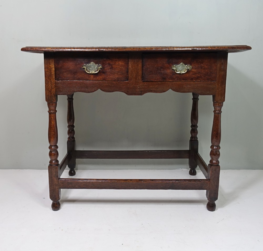 EARLY 18TH C OAK SIDE TABLE