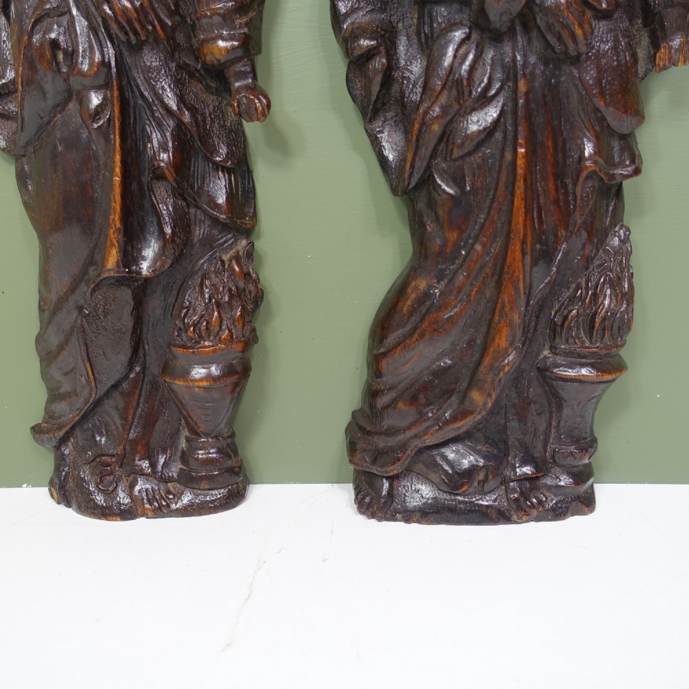 PAIR OF 18TH C CARVED OAK FIGURES View III