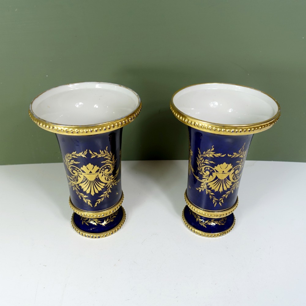 PAIR OF 19TH C DECORATED VASES , WINDSOR CASTLE & CONWAY CASTLE View III