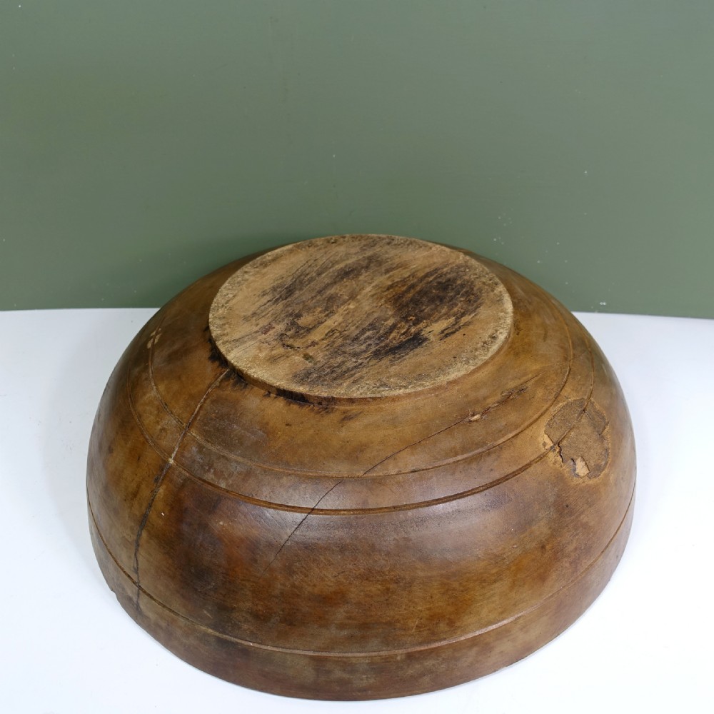 LARGE 19TH C SYCAMORE DAIRY BOWL View V