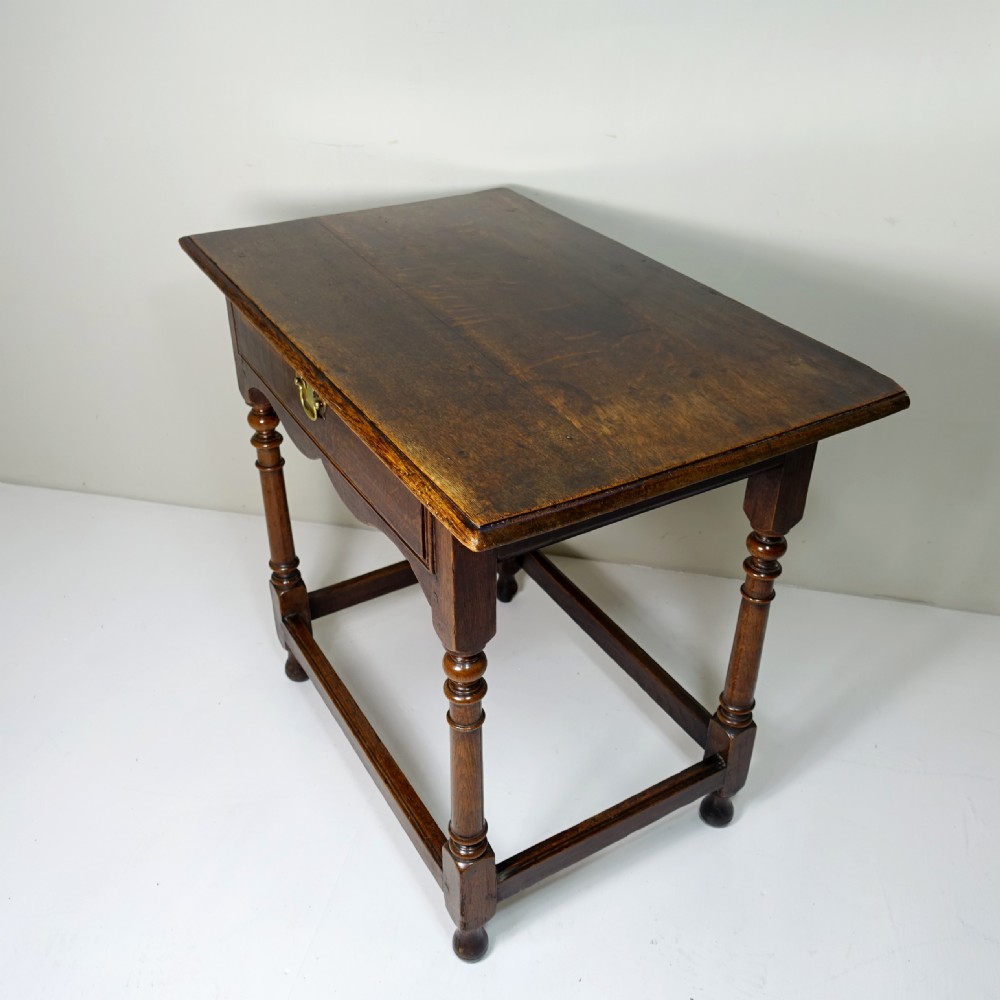 GEORGE I OAK TABLE CIRCA 1720 View VI