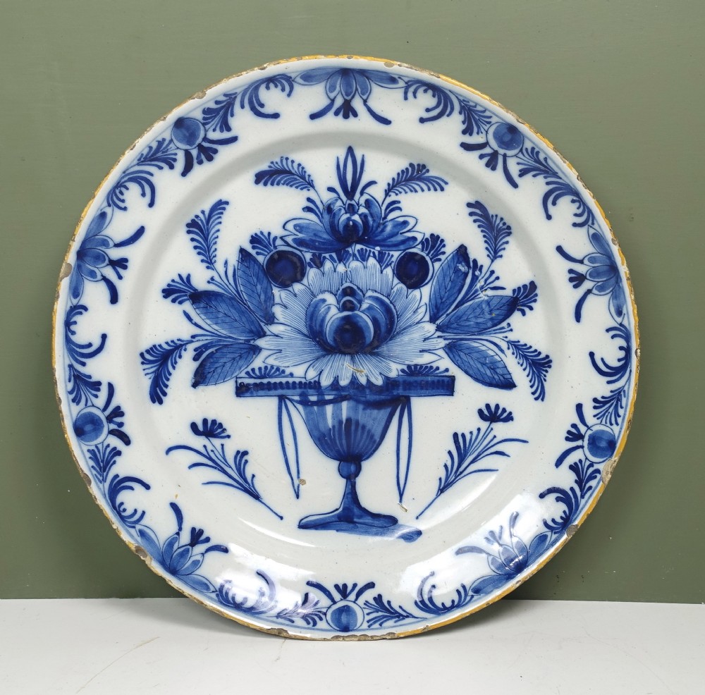 18TH C DELFT CHARGER
