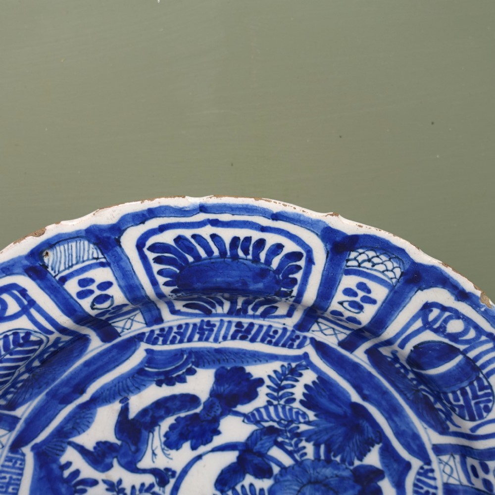 18TH C DELFT CHARGER OF KRAAK DESIGN View II