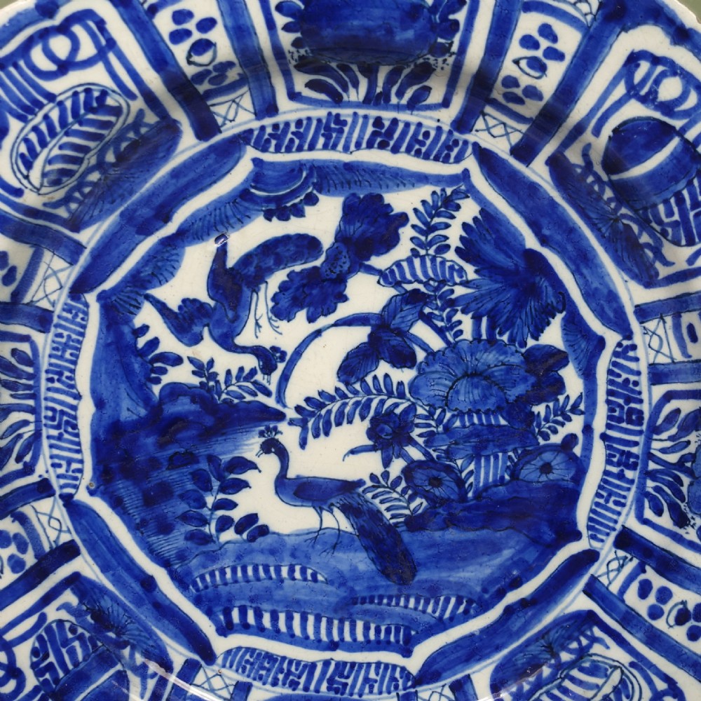 18TH C DELFT CHARGER OF KRAAK DESIGN View III