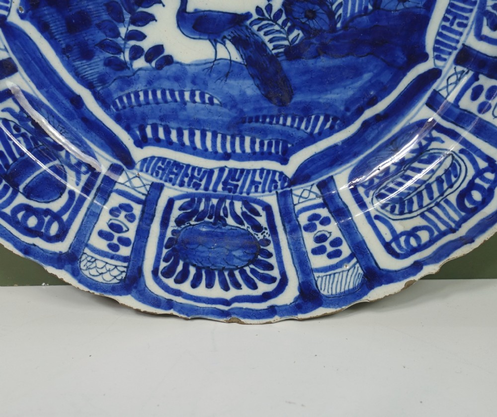 18TH C DELFT CHARGER OF KRAAK DESIGN View IV