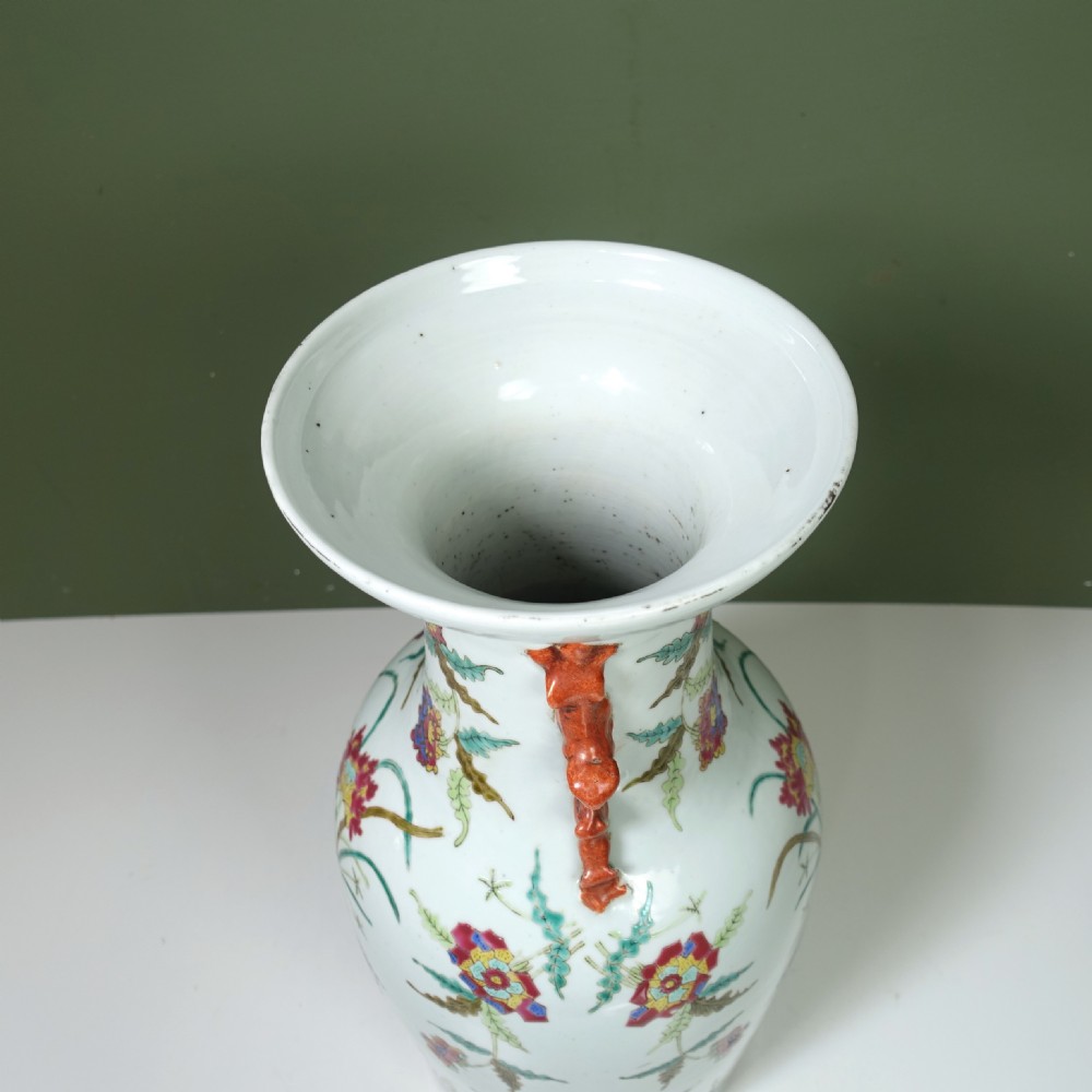 LARGE 19TH C CHINESE VASE View VII