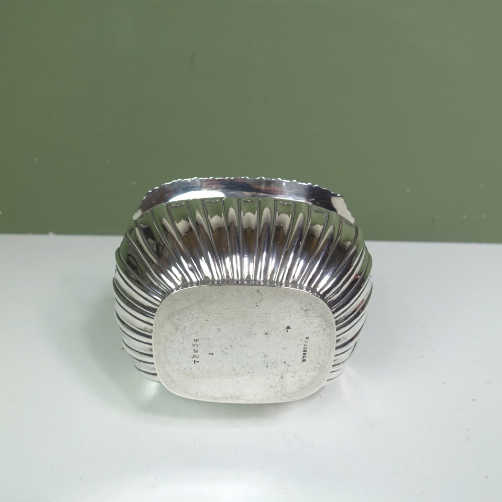 SOLID SILVER BOX/TEA CADDY View V