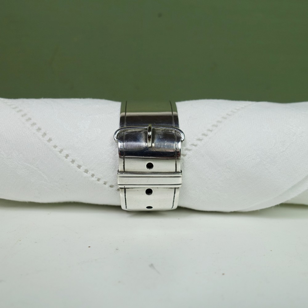 BOXED SET OF NAPKIN RINGS View III