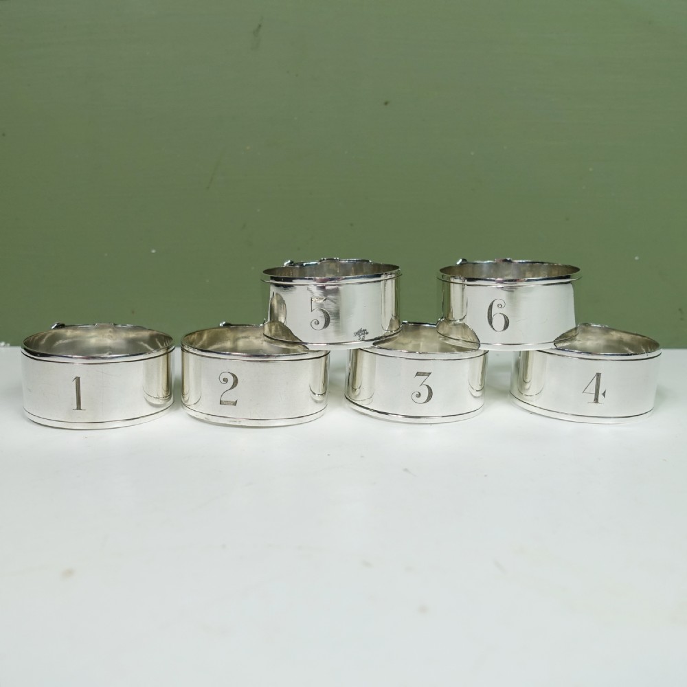 BOXED SET OF NAPKIN RINGS View V