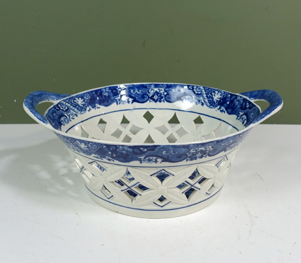 EARLY 19TH C CHESTNUT BASKET BY WOOLEY