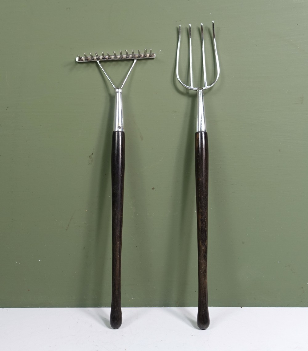 PAIR OF SALAD SERVERS