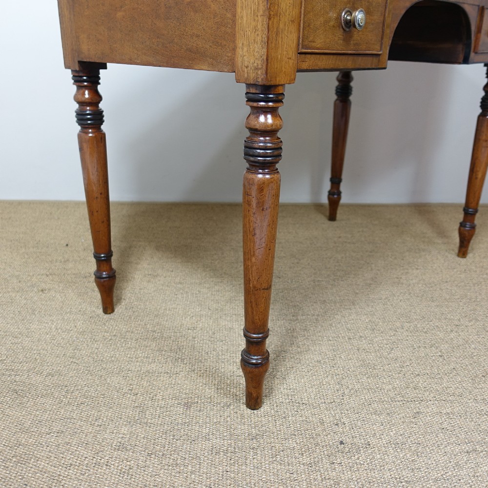 EARLY 19TH C MAHOGANY TABLE View VI
