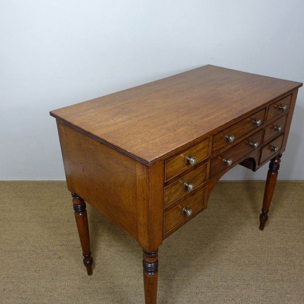 EARLY 19TH C MAHOGANY TABLE View VII