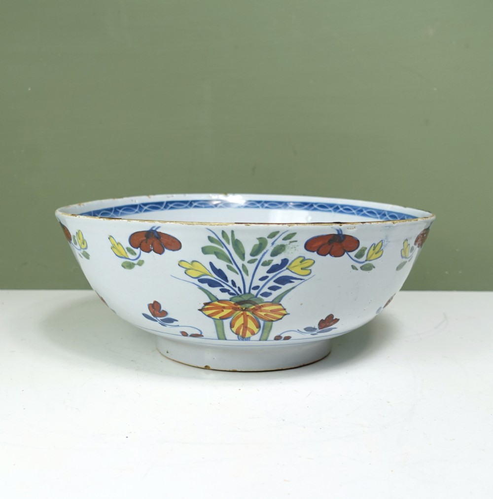 18TH C DELFT CENTRE BOWL